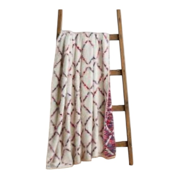 Anthropologie Cozy Diamond Throw Blanket Pink, white,cozy blanket, throw blanket - Picture 1 of 9